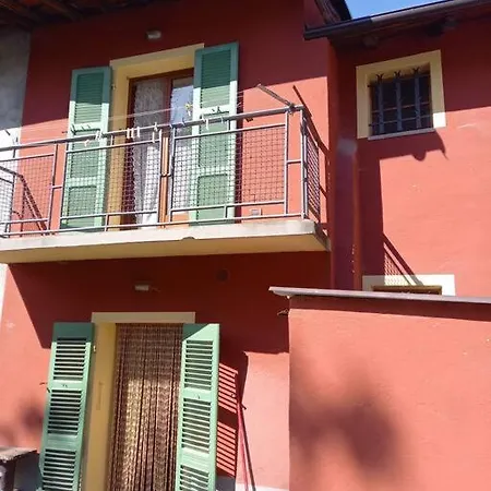 Semesterbostad La Maison Rouge *
